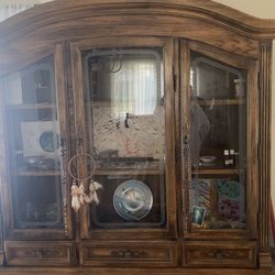 Hutch cabinet