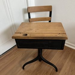  Antique Child’s School Desk. Ages 2-10.
