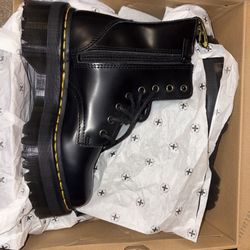 DOC MARTENS 
