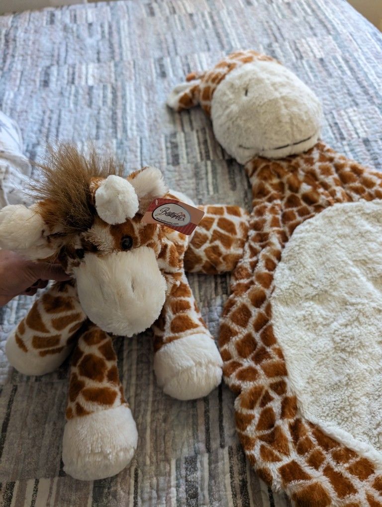 Baby Giraffe Mat & Plushie