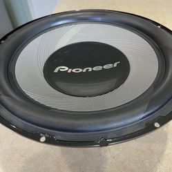 12” subwoofer Pioneer (TS-A120S4E) 12" Single-Voice-Coil 4-Ohm Subwoofer, 1400W-MAX  