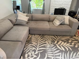 Sectional couch