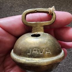 It's an old item, I'm not putting the name because this is the second time they've deleted my ad.