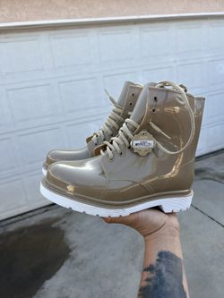 Women’s Boots Tan Size 7