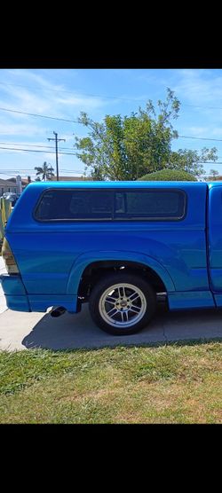 05-11 Toyota Tacoma 6ft Camper Shell