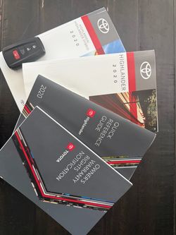 2020 Toyota Highlander key and books