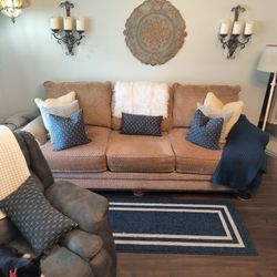 Sofa No Smoking Home Was bought At Quantity Furniture Murfreesboro.