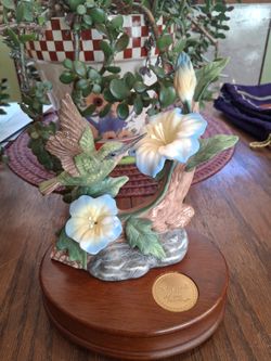 Heritage House Springtime Seranade Hummingbird 