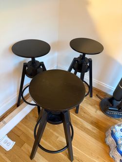 3 Bar Stools