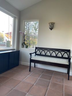 MOVING! NEW SOLID WOOD STORAGE BENCH