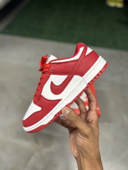 Men’s 8.5, Woman’s 10 - “University Red” Nike Dunk Low’s 🎈