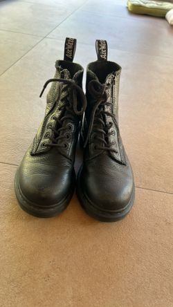 Doc martins Size 7 Women’s