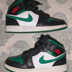 Nike Air Jordan 1 Mid GS  Black  Pine  Green 