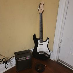 Fender Squier Stratocaster Pro RockBand MIDI Guitar Matte Black & Keith Urban 10 Watt Amp