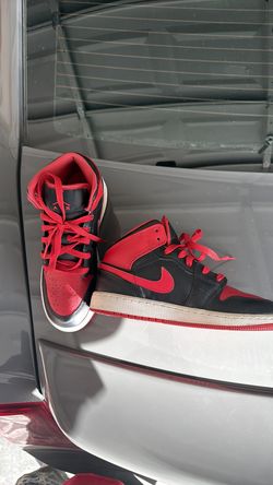 Kids Air Jordan’s 1size 4.5 Y