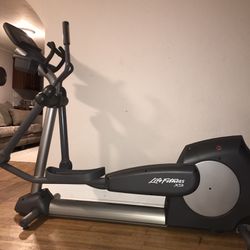 Life Fitness Commercial Elliptical
