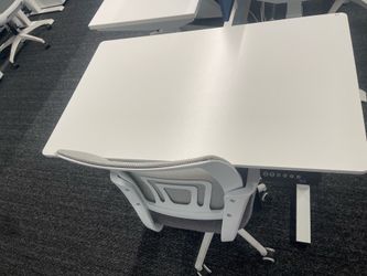 Escritorios para oficina con cillas eléctrica