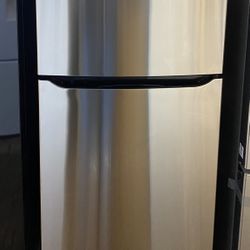 LG 30inch Top Freezer Refrigerator