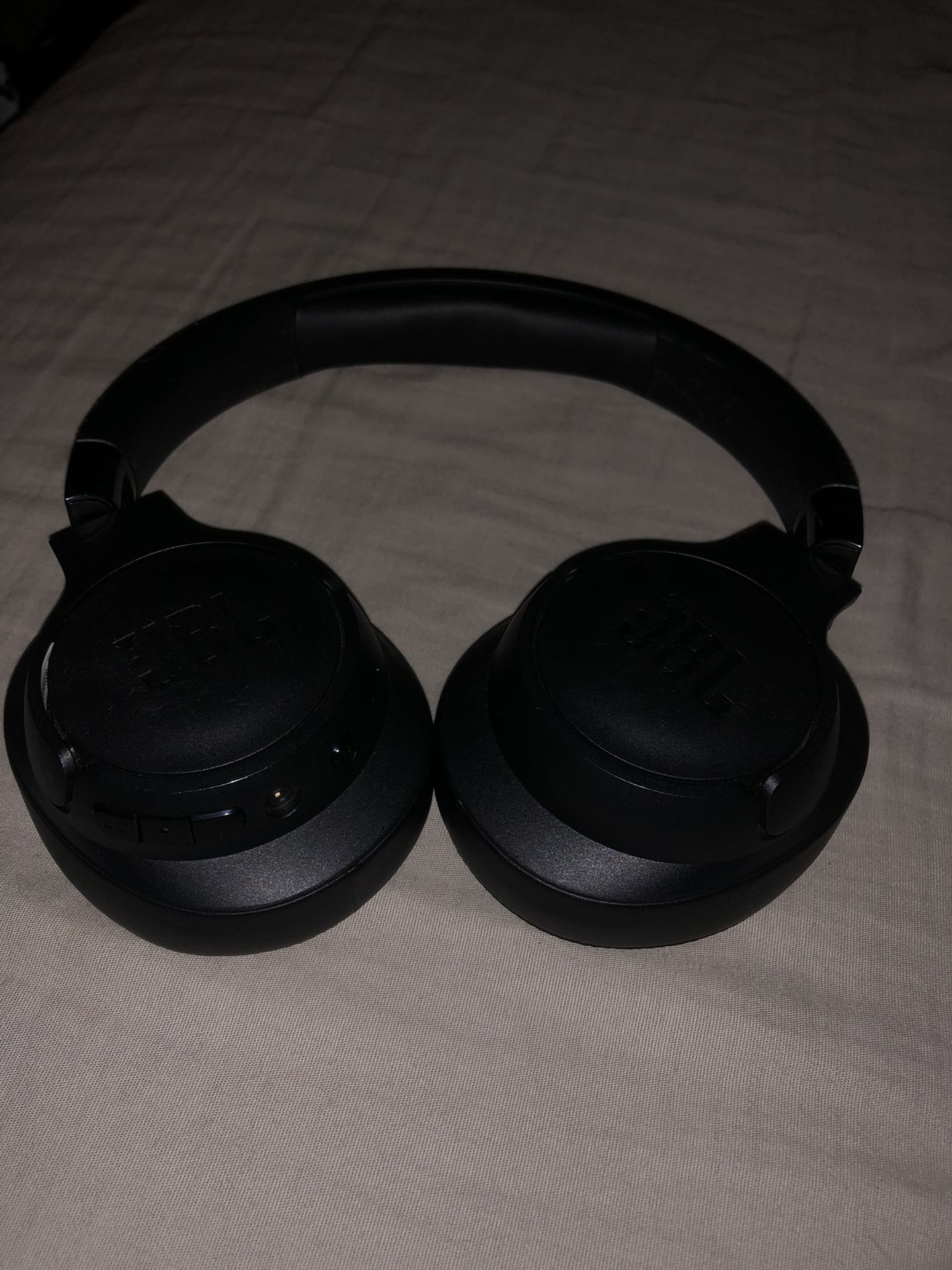 jbl tune 720bt headphones