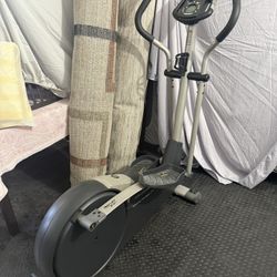Elliptical machine, used and in excellent working condition.