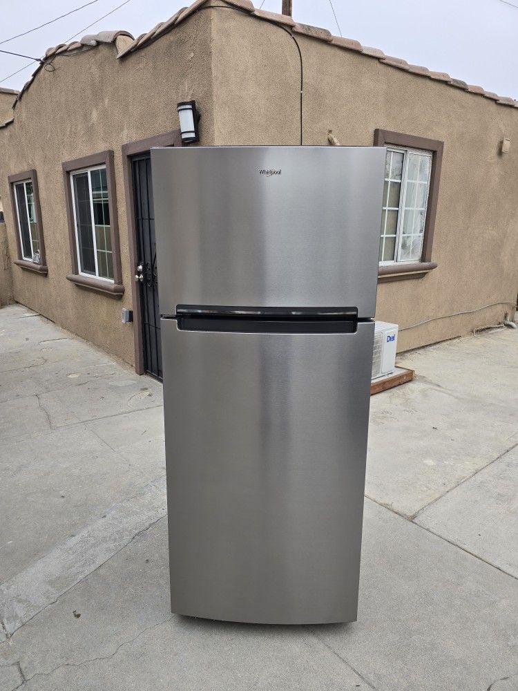 3MONTHS WARRANTY 28X29X68 WHIRLPOOL FRIDGE 18CUFT SILVER