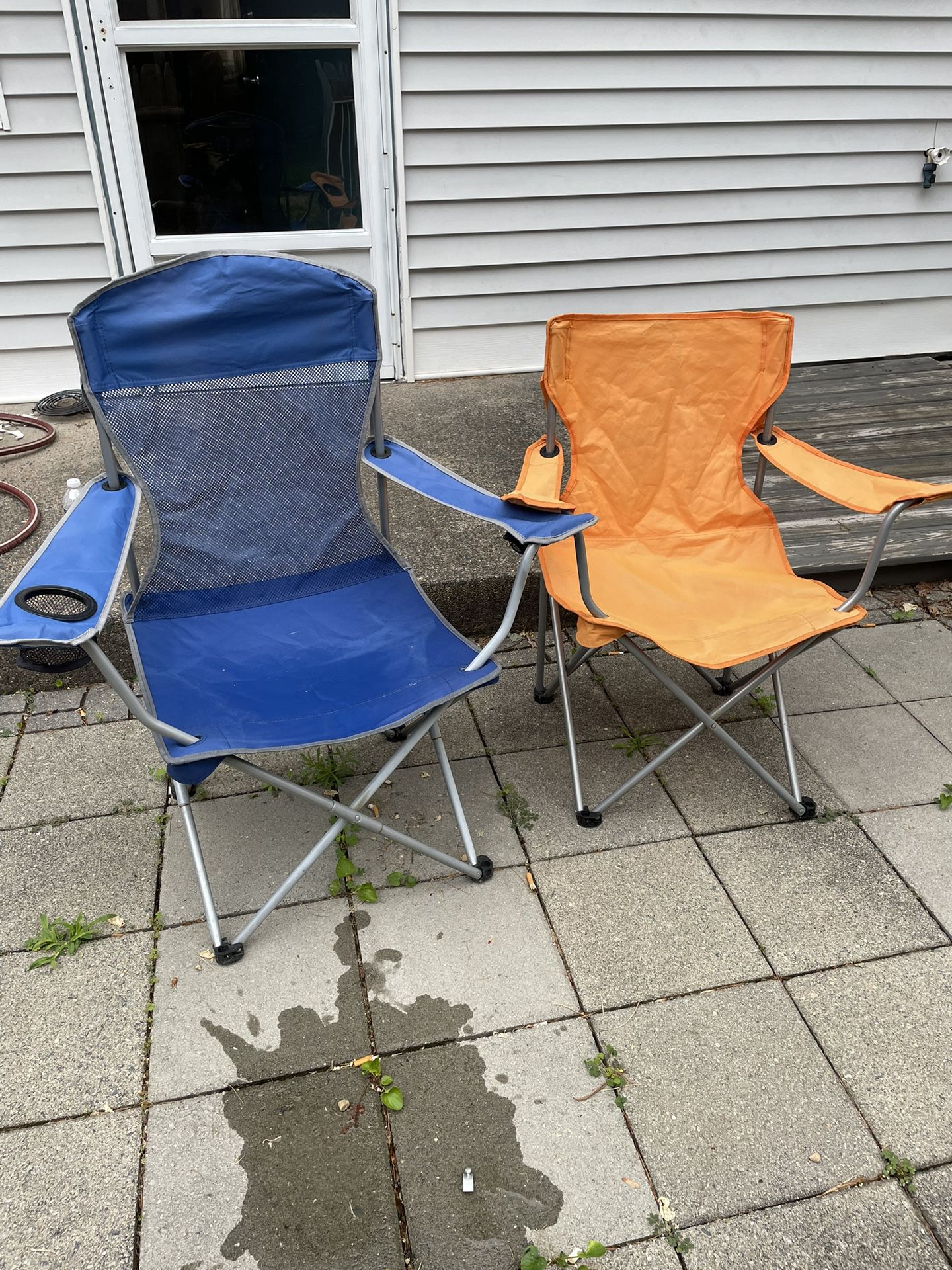 2 Outdoor Chairs 