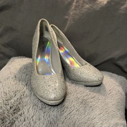 ✨🤍Silver Slipper Glitter High Heels🤍✨