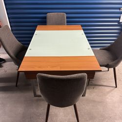 Dinning table