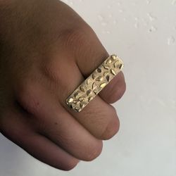 10k Gold “Nugget” Ring