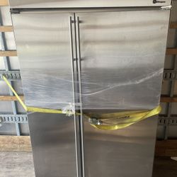 Subzero Refrigerator 