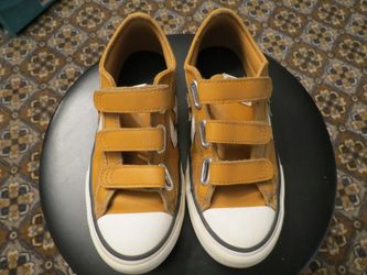 Converse Boy Shoes Size 2