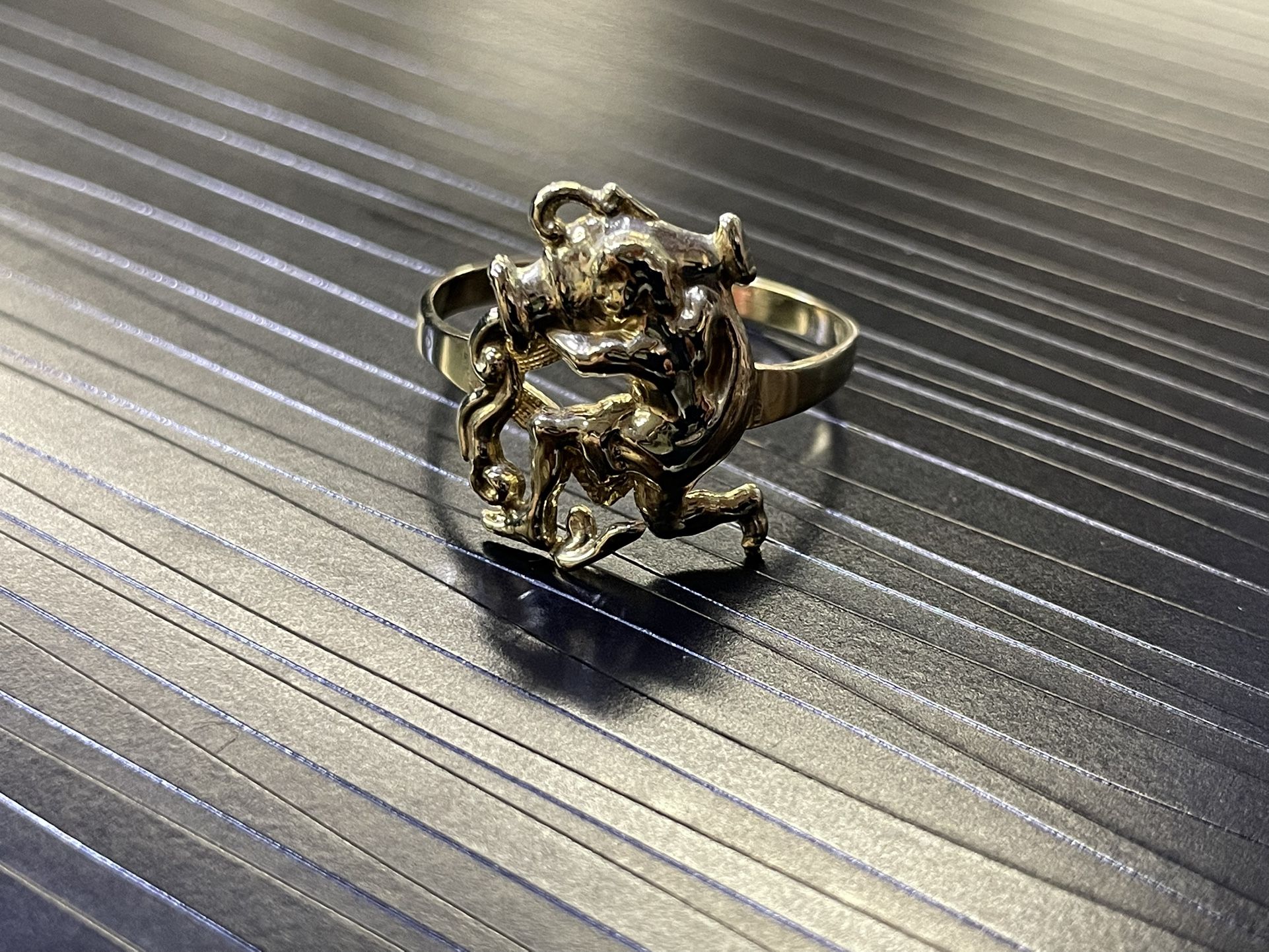 10K Aquarius Ring 🥶