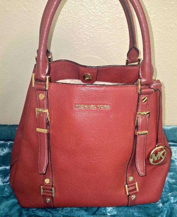 Michael Kors Bedford Lagacy Large Leathwr Tote Bag In Red