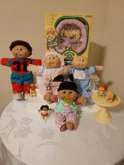 Vintage  Cabbage Patch Doll Bundle  With Mini Figureens