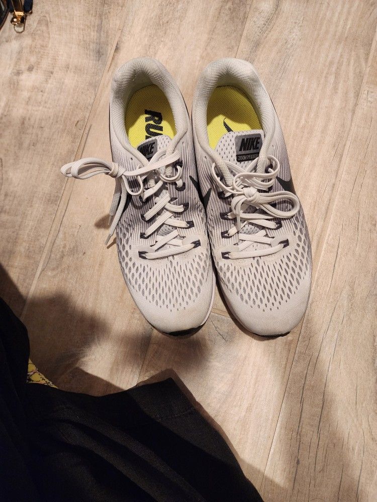 Nike Zoom Pegasus Grey and Yellow