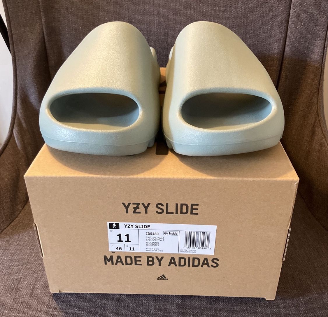 Yeezy Slides (Salt) Size 11