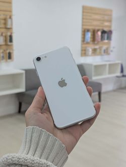 iPhone SE 2nd Gen 4.7" (Unlocked) 64GB Excellent White