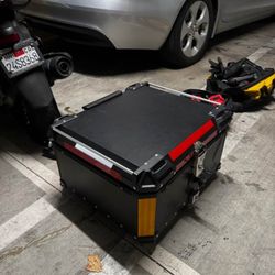 100L tailbox motorcycle