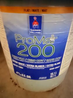 5 Gal sealed paint bucket of Sherwin Williams