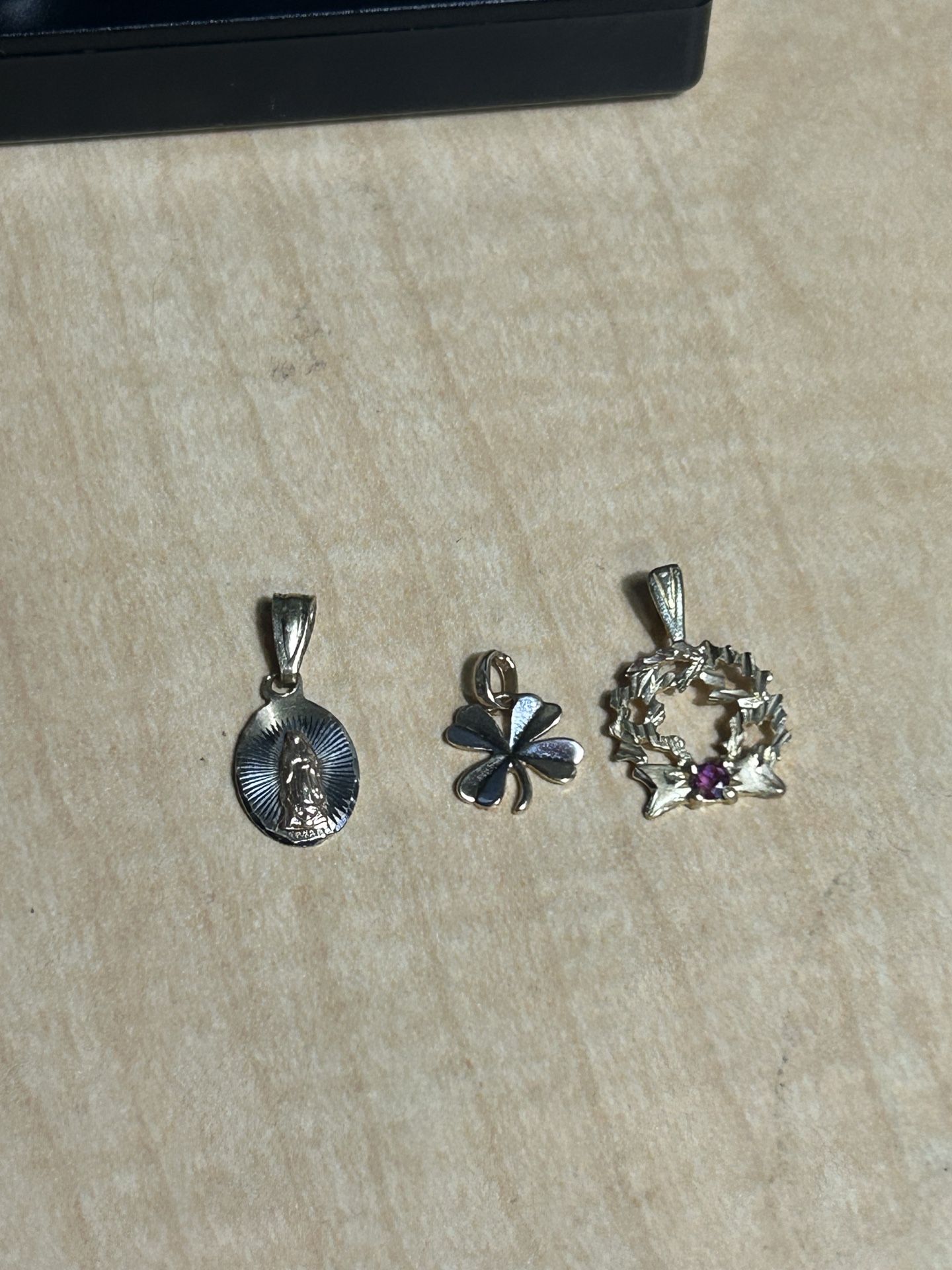 Lot of 3 Solid 14k Yellow Gold Pendant Clover Virgin Mary Pendant Purple Stone