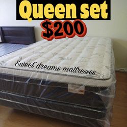 Queen Size Euro Pillow Top Mattress With Mattress Included