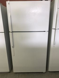 GE 22 Cubic Foot White Refrigerator With Ice Maker & 120 Day Warranty