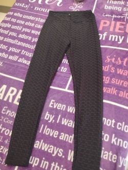 Black leggings Small 💜