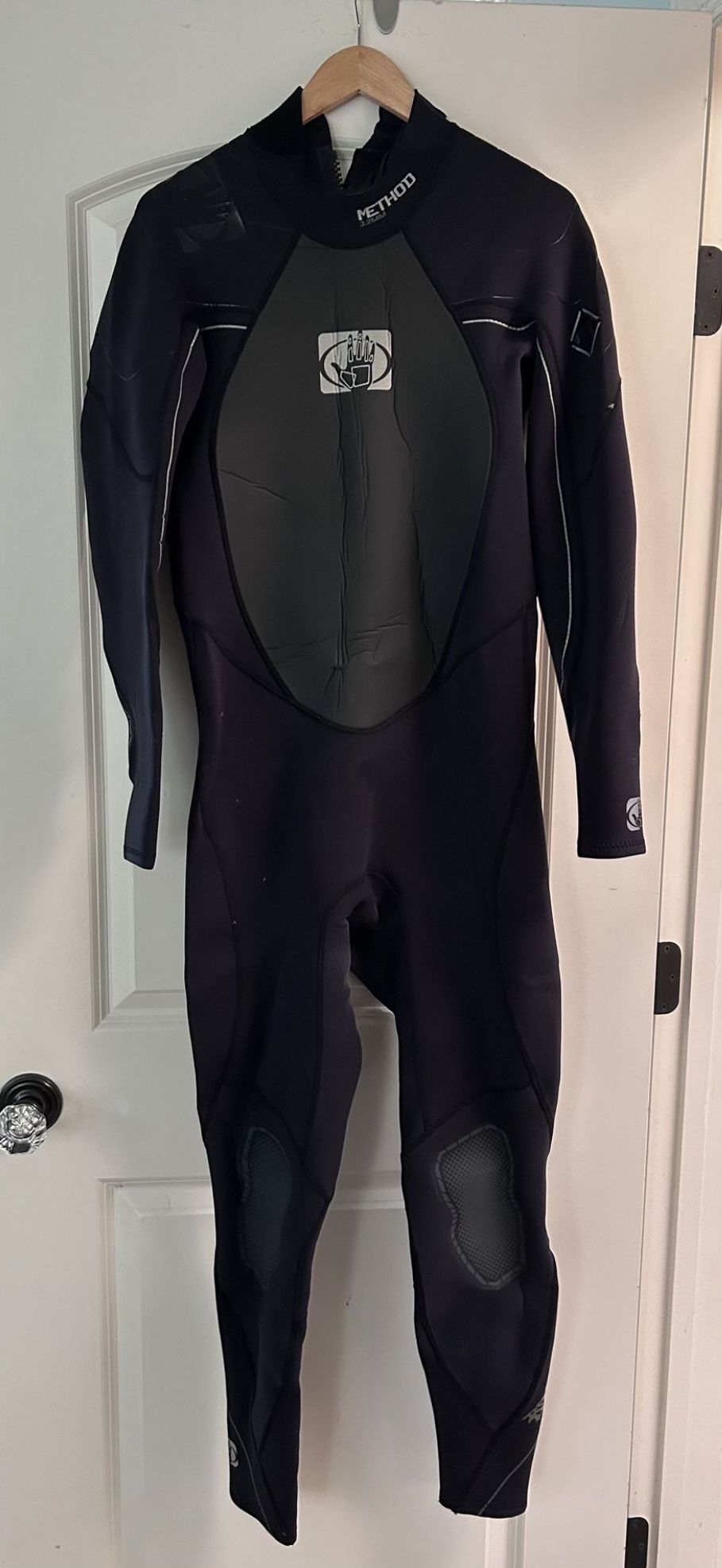 Body Glove Wetsuit— Full, Men’s Large