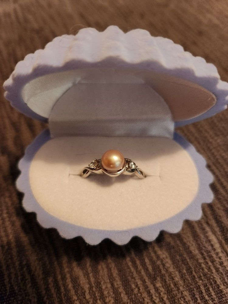 Pearl Ring With 2 White Sapphires