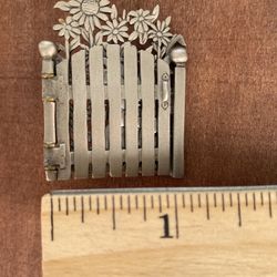 MI AMORE Opening Fence Flowers Bunny Eating Carrot Brooch-Pin Silver Tone Color