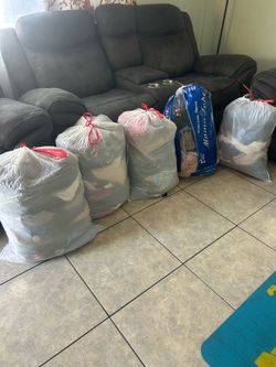 Bolsas de ropa de mujer sizes SML muy buenas condiciones algunas van con etiqueta