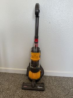 Dyson Toy Vacuum 