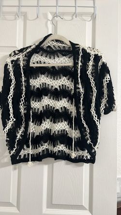 M       black and white