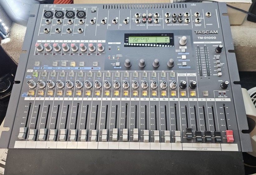 Tascam TM D1000 mixer
